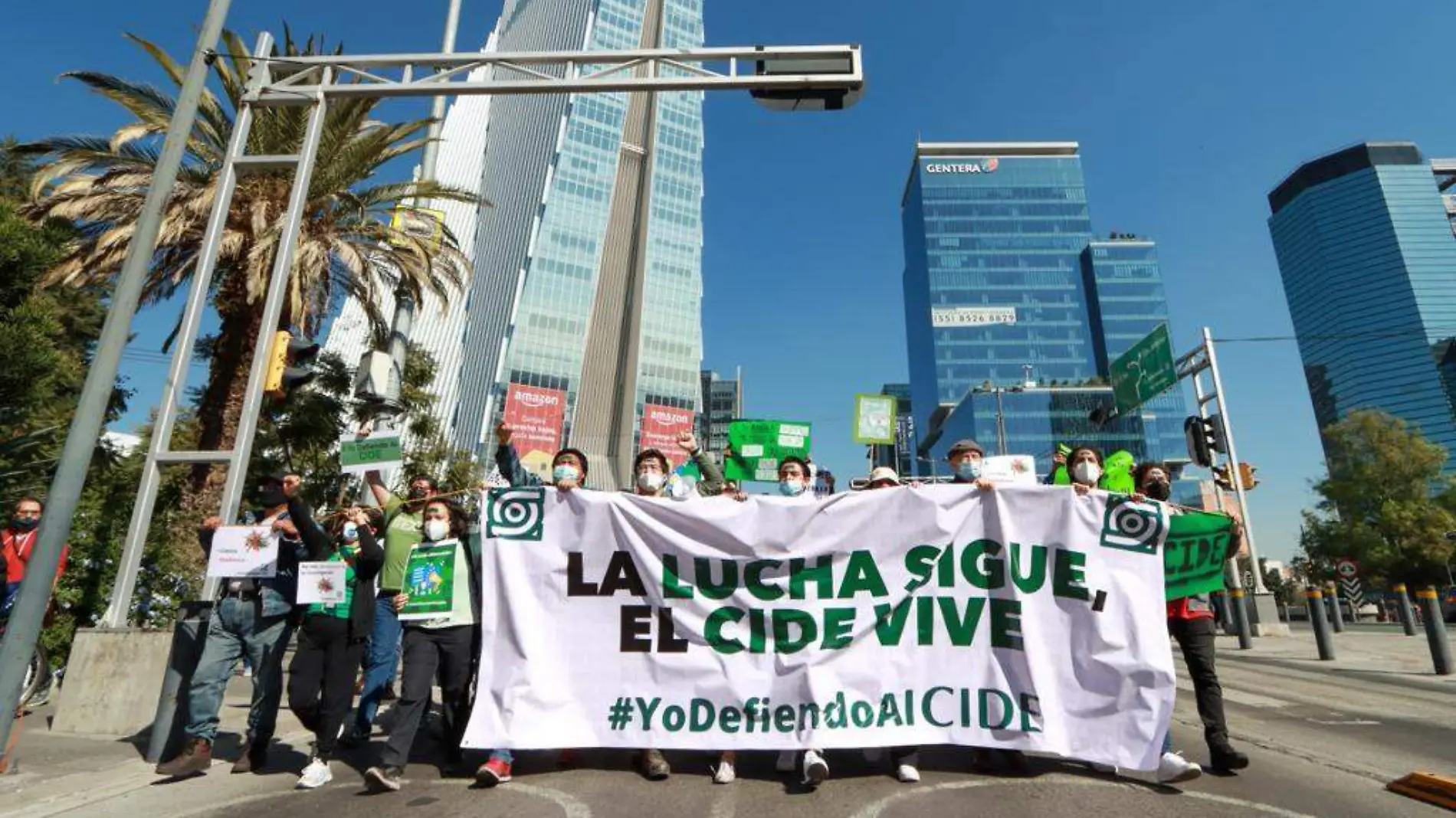 Manifestación CIDE contra el director Romero Tellaeche